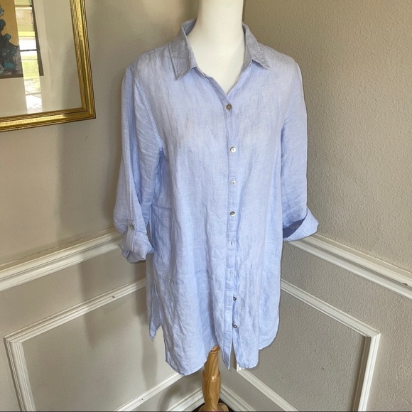 Tahari Tops - Tahari essentials light blue linen shirt medium